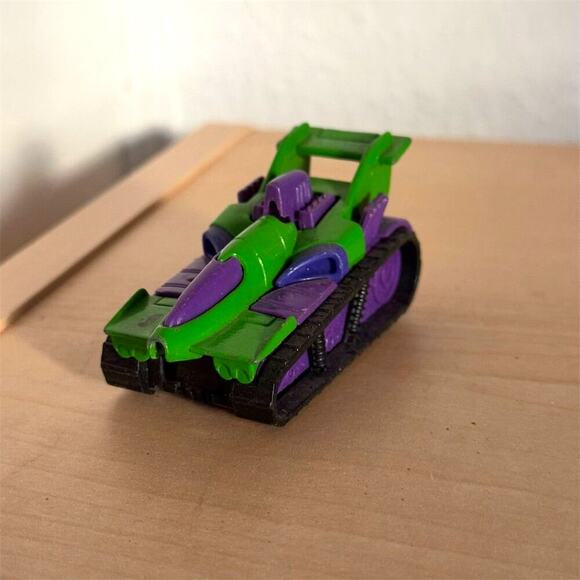 Vintage 1992 Hot Wheels Treadator Tank 1:64 Green Purple All Terrain - Picture 2 of 9
